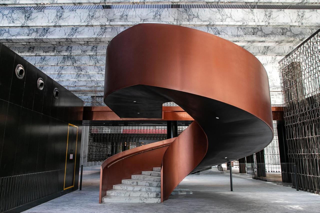 北京大兴国际机场木棉花酒店 外观 照片 Spiral staircase